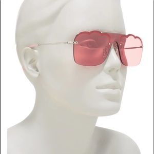 Miu Miu NWT Pink Scalloped sunglasses 🕶